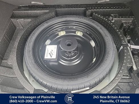 Certified 2025 Volkswagen Taos SE image 52