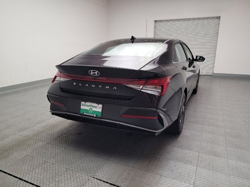 Used 2025 Hyundai Elantra SEL image 7