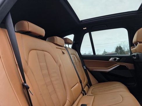 Used 2021 BMW X5 xDrive40i w/ M Sport Package image 28