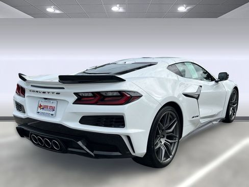 Used 2024 Chevrolet Corvette Z06 image 9