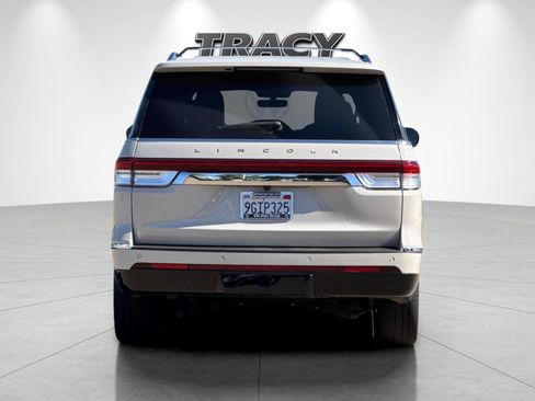 Used 2023 Lincoln Navigator L Reserve AWD/4WD image 5