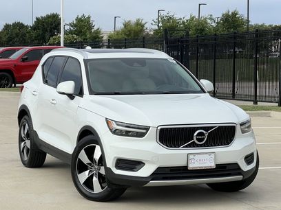 Used 2019 Volvo XC40 T5 Momentum