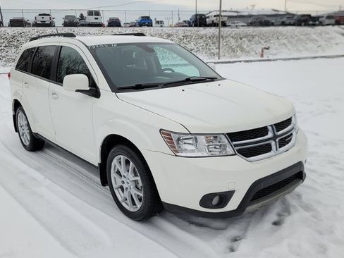 Used 2018 Dodge Journey SXT image 16