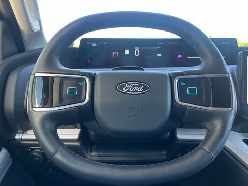 Used 2025 Ford Expedition Max Active AWD/4WD image 27