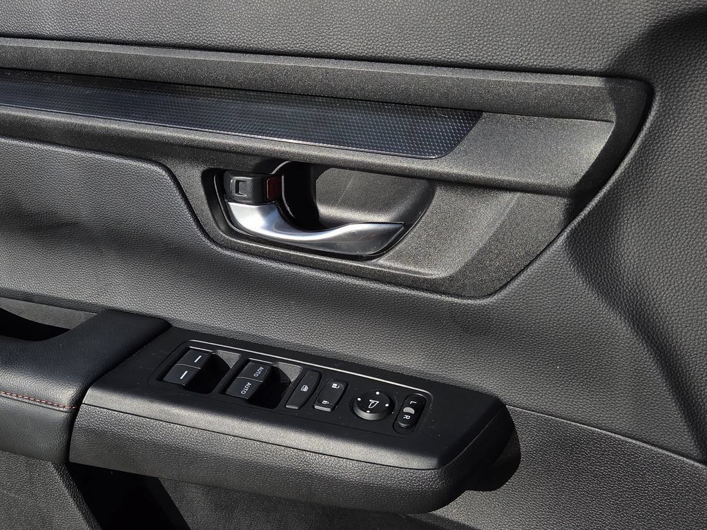 Used 2025 Honda CR-V Sport image 16