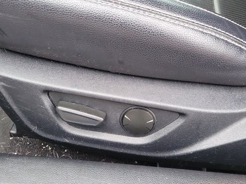 Used 2022 Ford Mustang Premium image 9