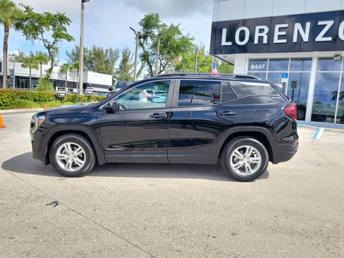 Used 2023 GMC Terrain SLE w/ Driver Convenience Package FWD image 8
