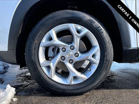 Used 2025 Chevrolet Trax LS w/ LS Convenience Package image 32