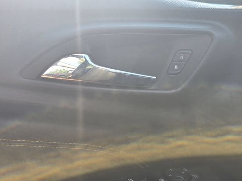 Certified 2025 Chevrolet Trax LT FWD image 19