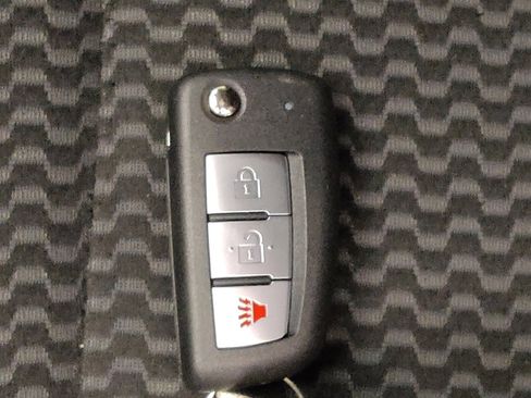 Used 2021 Nissan Rogue Sport S image 32