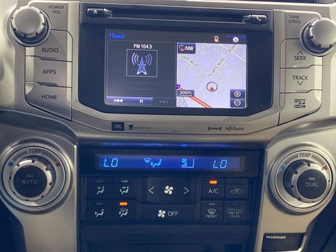 Used 2016 Toyota 4Runner Limited image 18