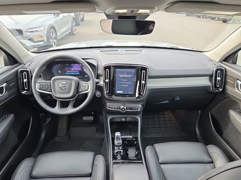 Certified 2025 Volvo XC40 B5 Plus w/ Climate Package image 5