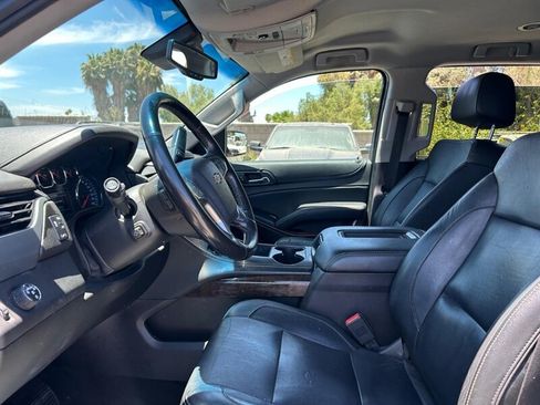 Used 2018 Chevrolet Tahoe LT w/ Luxury Package RWD image 28