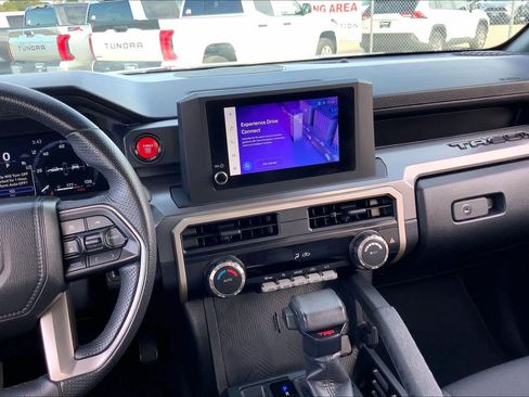 Used 2024 Toyota Tacoma TRD Off-Road image 6