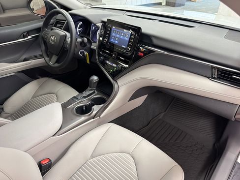 Used 2023 Toyota Camry SE image 30