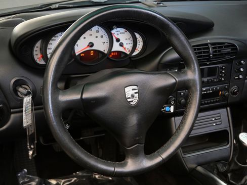 Used 2000 Porsche 911 Cabriolet image 15