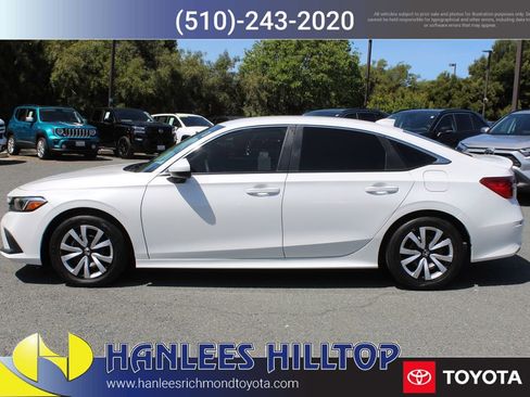 Used 2022 Honda Civic LX image 2