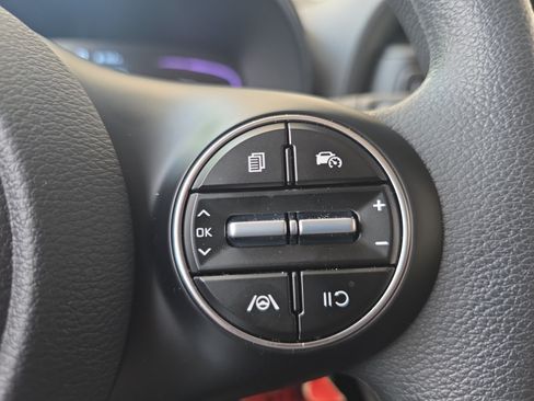 Certified 2025 Kia Soul LX w/ LX Technology Package FWD image 23