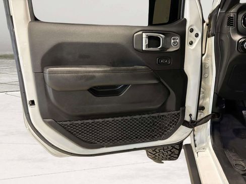 Used 2022 Jeep Gladiator Overland image 15