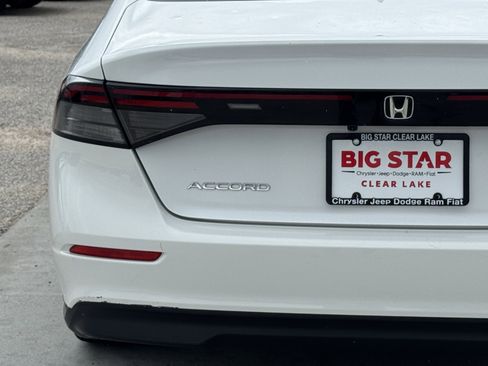 Used 2024 Honda Accord EX image 11