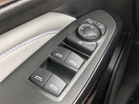 Certified 2025 Chevrolet Trax LT w/ LT Convenience Package image 25