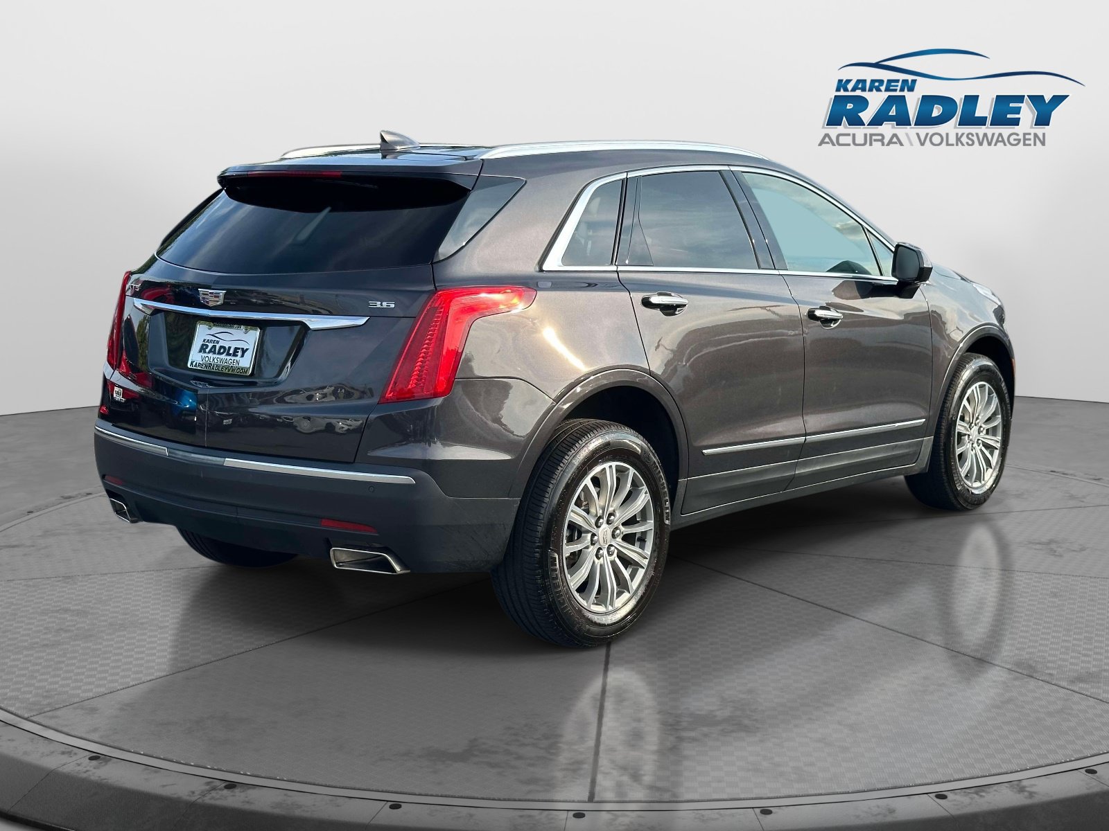 Used 2018 Cadillac XT5 Luxury AWD/4WD image 2