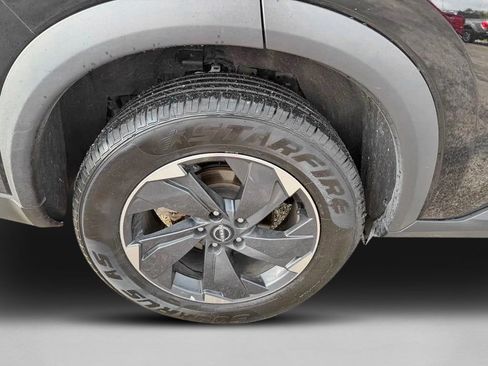 Used 2025 Nissan Rogue SV FWD image 35