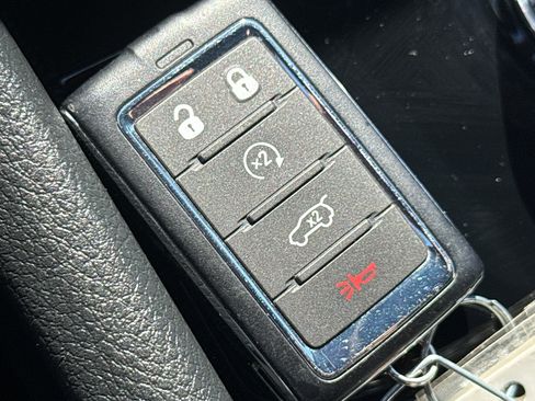 Used 2025 Jeep Grand Cherokee Altitude AWD/4WD image 35