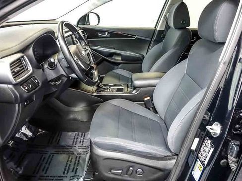 Used 2019 Kia Sorento FWD w/ Option Group 020 image 12