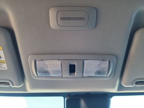 Used 2023 Nissan Frontier SV image 33