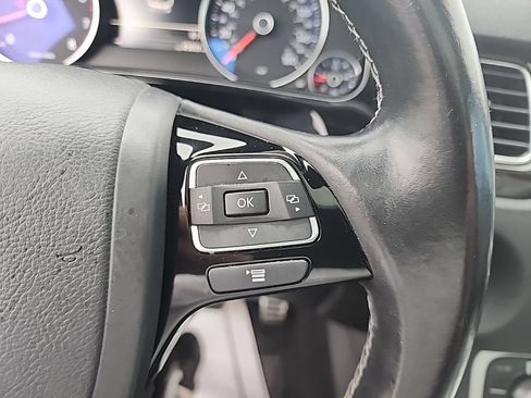 Used 2017 Volkswagen Touareg Wolfsburg Edition AWD/4WD image 13