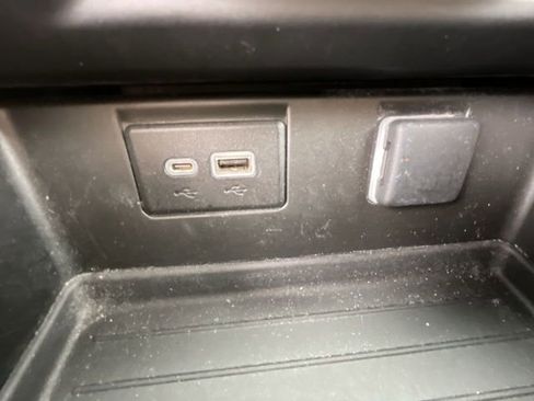 Used 2023 GMC Yukon XL SLE RWD image 15