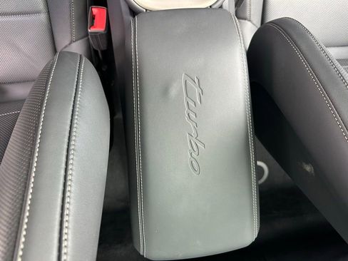 Certified 2025 Porsche Macan Turbo Electric AWD/4WD image 34