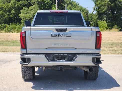 Used 2024 GMC Sierra 2500 Denali Ultimate AWD/4WD image 6
