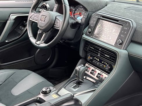 Used 2024 Nissan GT-R T-spec w/ T-Spec Takumi Edition image 17