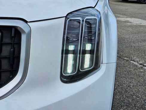 Used 2023 Kia Telluride LX image 11