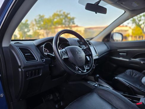 Used 2018 Mitsubishi Outlander Sport SEL FWD image 33