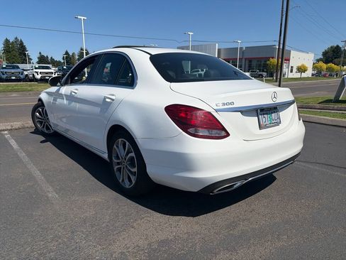 Used 2018 Mercedes-Benz C 300 Sedan image 4