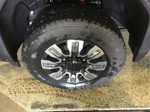 New 2025 GMC Sierra 2500 Denali w/ Denali Reserve Package image 12