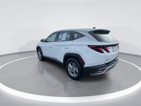 Used 2025 Hyundai Tucson SE image 6