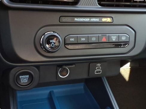 New 2025 Ford Maverick XLT w/ XLT Luxury Package image 13