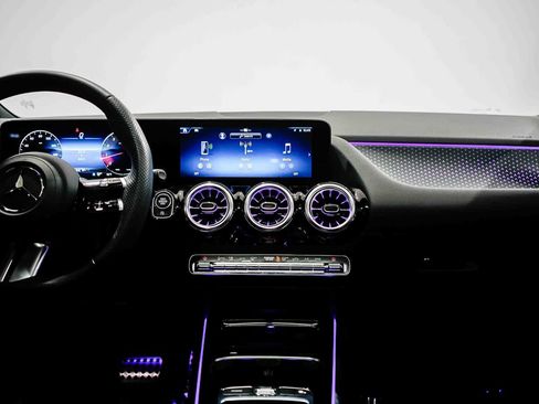 Used 2024 Mercedes-Benz GLA 250 image 13