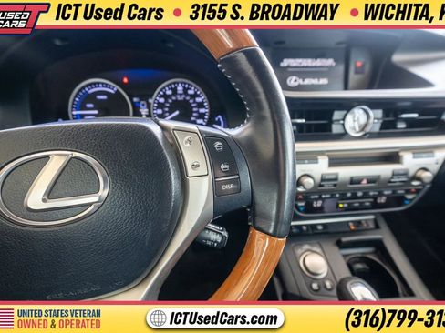 Used 2014 Lexus ES 300h w/ Luxury Package w/Bamboo Trim FWD image 18