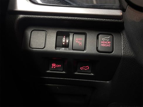 Used 2017 Subaru Forester 2.5i Limited w/ Popular Package #2 image 26