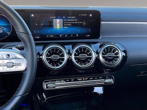Used 2023 Mercedes-Benz CLA 250 image 9