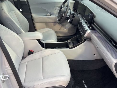Used 2025 Hyundai Kona Limited image 28