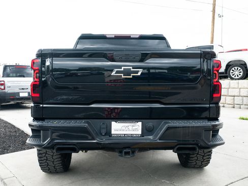 Used 2021 Chevrolet Silverado 1500 Custom Trail Boss w/ Midnight Edition AWD/4WD image 5