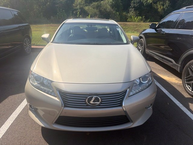 Used 2015 Lexus ES 350 w/ Luxury Package FWD image 3