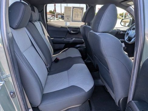 Used 2022 Toyota Tacoma TRD Off-Road w/ Technology Package RWD image 7