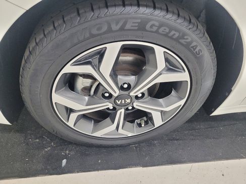 Used 2021 Kia Forte LXS FWD image 31